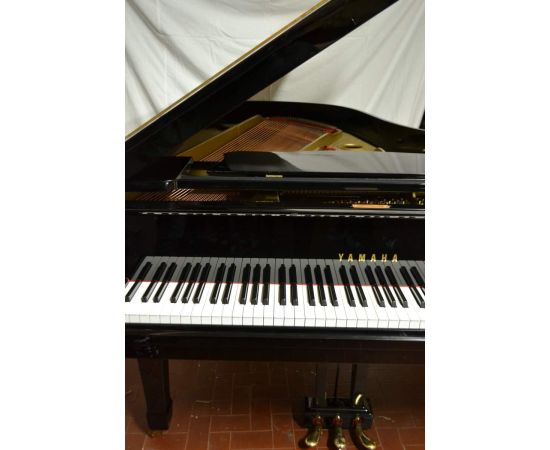 YAMAHA G3 Pianoforte mezza coda usato